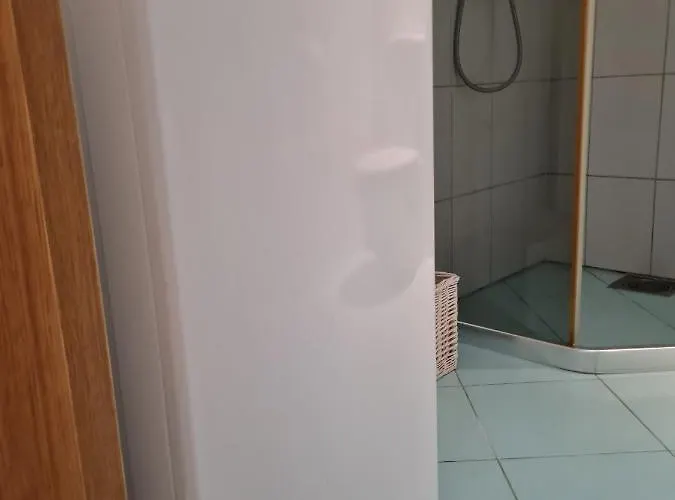 Lägenhet Cozy One Bedroom In Center